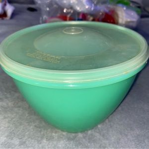Vintage Tupperware Crisp It